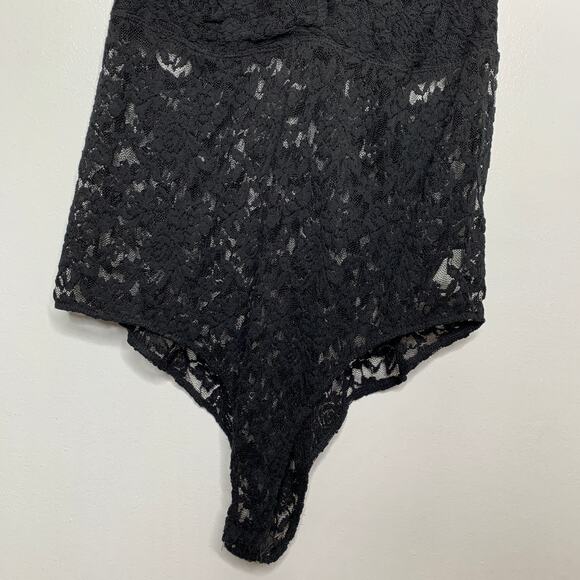 3/$20 Forever 21 plus size sheer black floral lace sleeveless bodysuit 1X - Picture 4 of 8